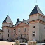 Logis - Le Saint Marcel Hotell