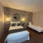 Logis - Le Saint Marcel Hotell 2*