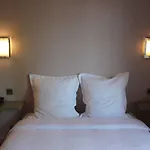 Logis - Le Saint Marcel Hotell