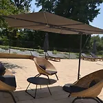 Logis - Le Saint Marcel Hotell