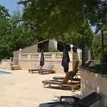 Logis - Le Saint Marcel Hotell
