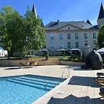 Hotell Logis - Le Saint Marcel 2*