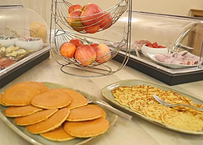 Logis Hotels - Le Saint Marcel 2* Boé