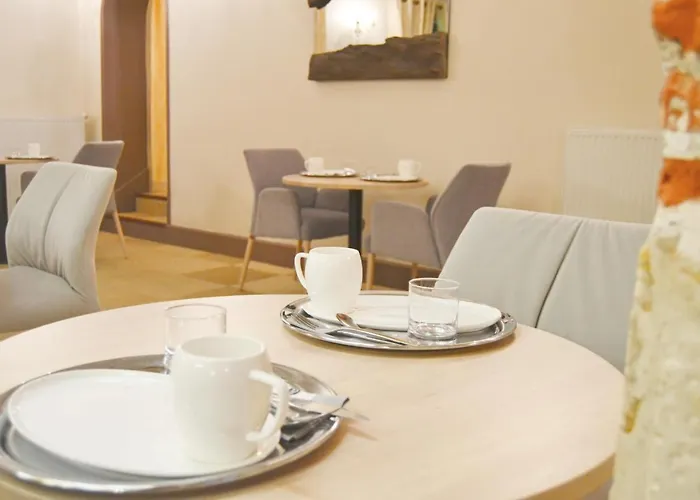 Logis Hotels - Le Saint Marcel Boé