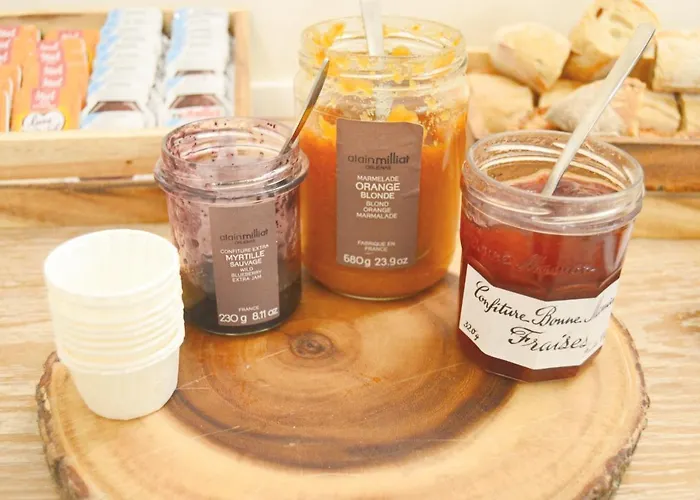 Hotel Logis - Chateau Saint Marcel Boé