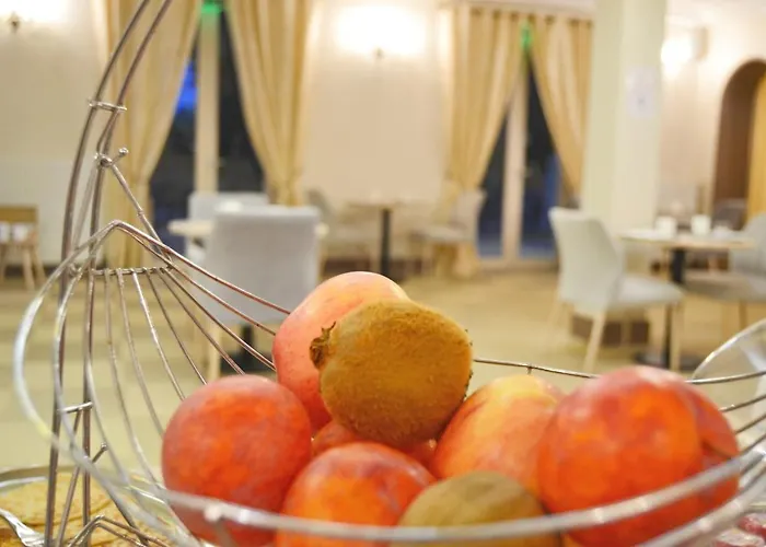Logis Hotels - Le Saint Marcel 2*