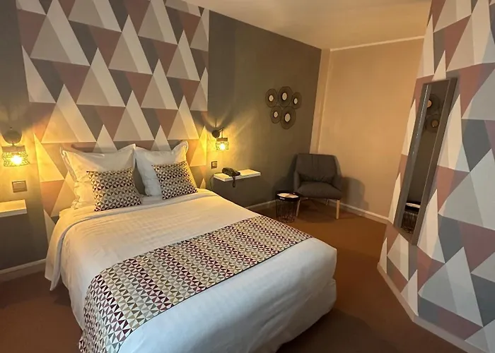 Logis Hotels - Le Saint Marcel מלון Boé