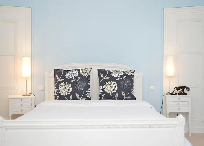Logis Hotels - Le Saint Marcel 2*