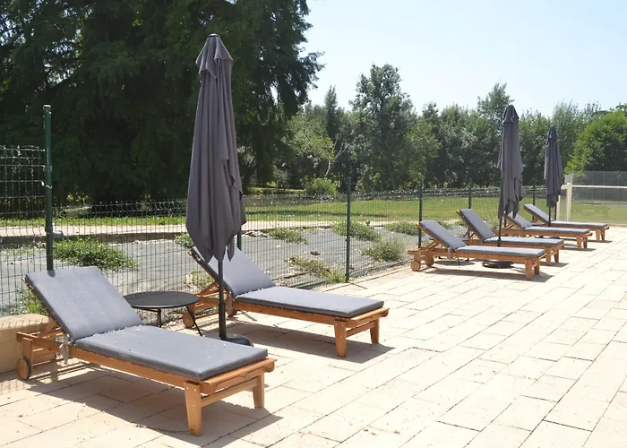 Logis Hotels - Le Saint Marcel מלון Boé