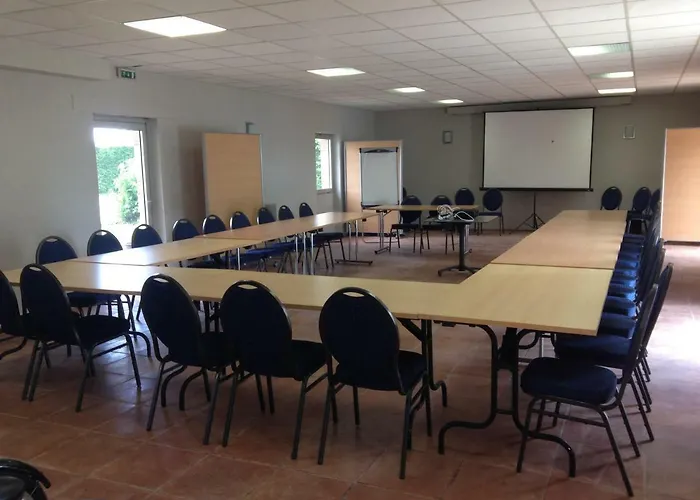 Logis - Chateau Saint Marcel 4*